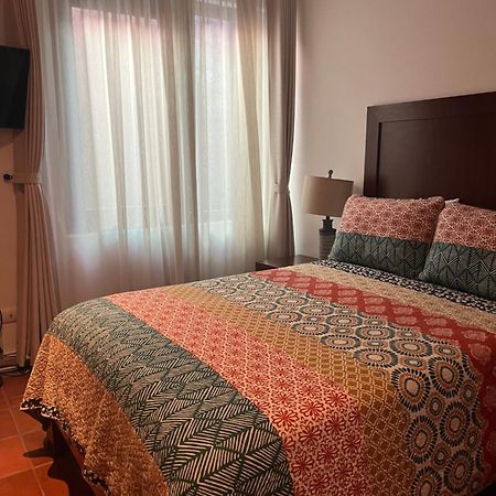 Cousy Condo In The Historic Center Of San Miguel De Allende, Incredible View, Pool, Bbq, 3 Blocks From The Main Parish San Miguel de Allende Exterior photo