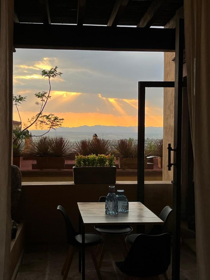 Cousy Condo In The Historic Center Of San Miguel De Allende, Incredible View, Pool, Bbq, 3 Blocks From The Main Parish San Miguel de Allende Exterior photo