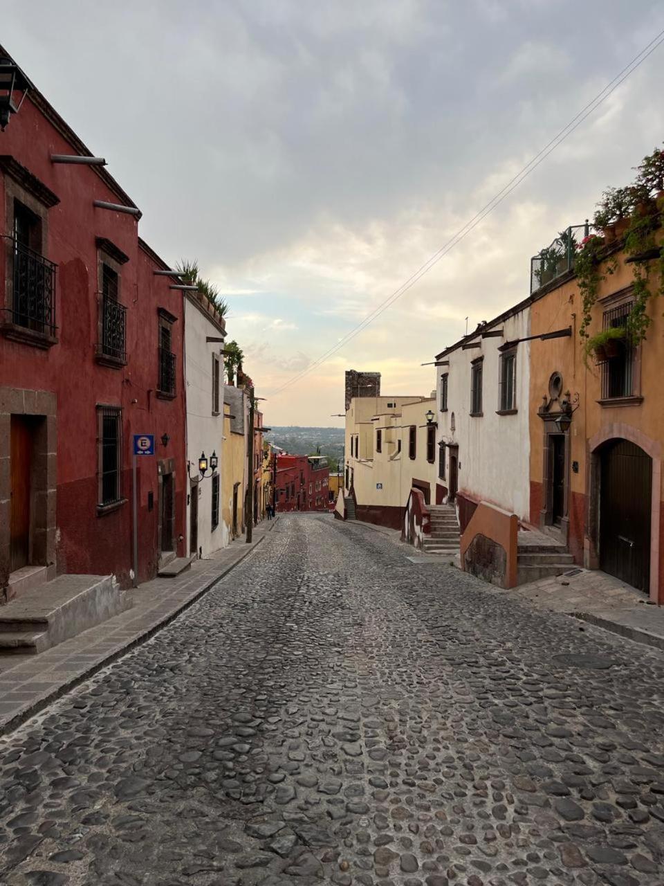 Cousy Condo In The Historic Center Of San Miguel De Allende, Incredible View, Pool, Bbq, 3 Blocks From The Main Parish San Miguel de Allende Exterior photo